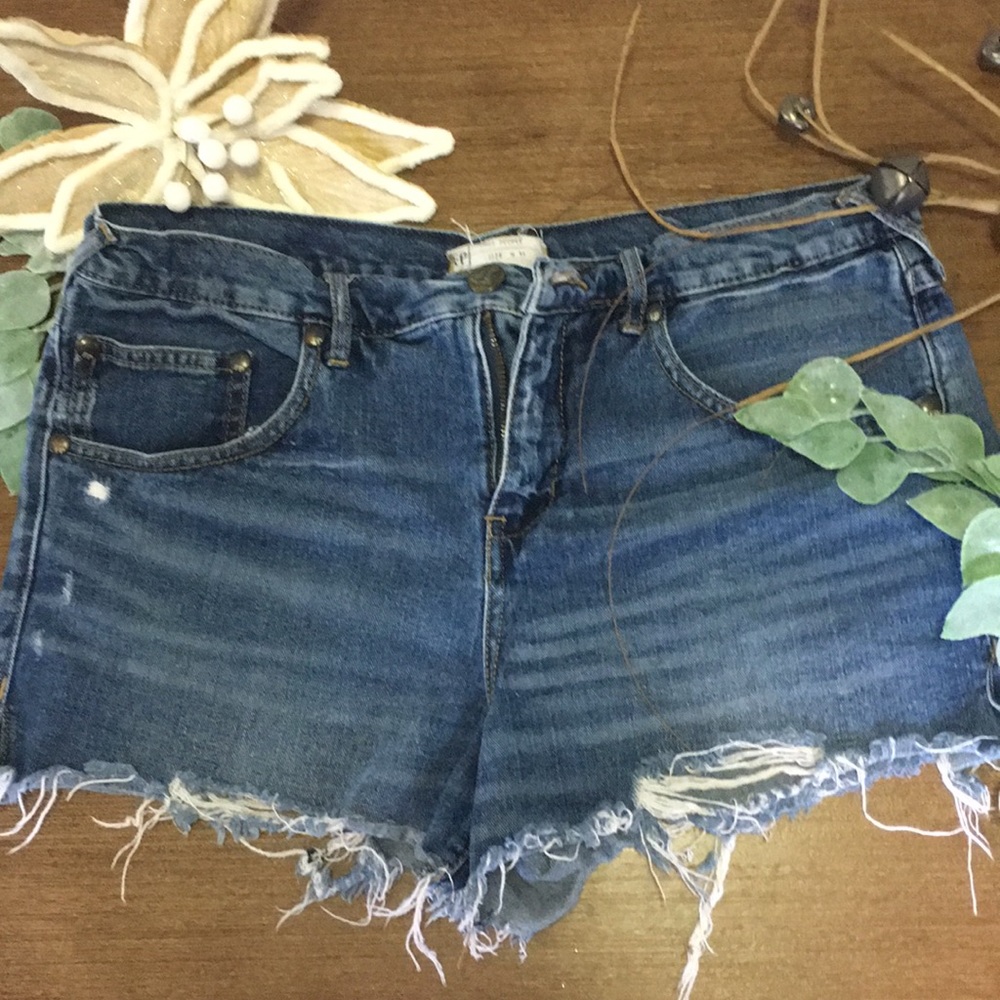 Free people size 31 cutoff shorts